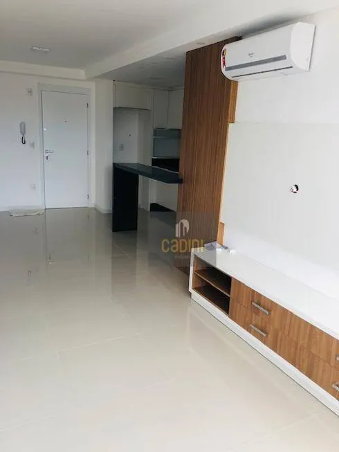 Foto 1 de Apartamento com 2 Quartos para alugar, 58m² em Centro, Balneário Camboriú