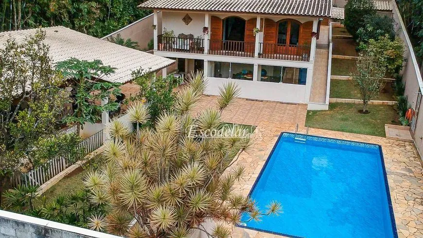 Foto 1 de Casa de Condomínio com 5 Quartos à venda, 376m² em Parque Petrópolis, Mairiporã