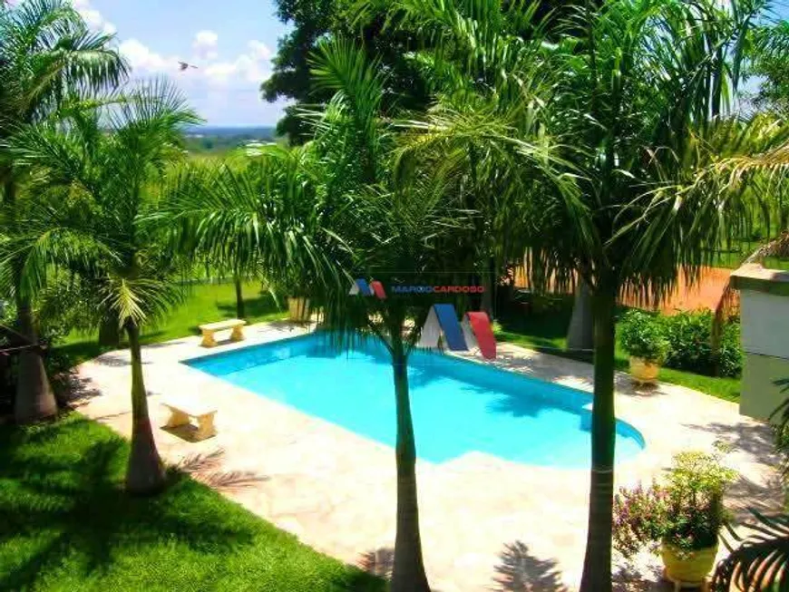 Foto 1 de Fazenda/Sítio com 3 Quartos à venda, 200m² em Chacará Estancia São Carlos, Guapiaçu