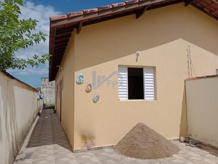 Foto 1 de Casa com 2 Quartos à venda, 49m² em Tupy, Itanhaém