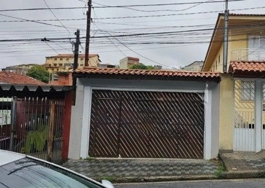 Foto 1 de Casa com 2 Quartos à venda, 60m² em Parque Maria Domitila, São Paulo