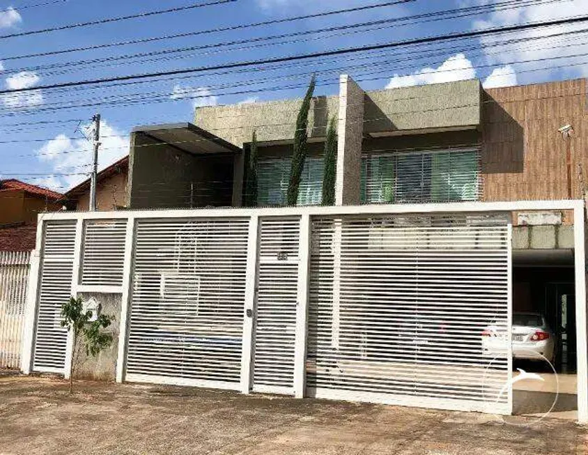 Foto 1 de Casa com 4 Quartos à venda, 370m² em Taguatinga Norte, Brasília