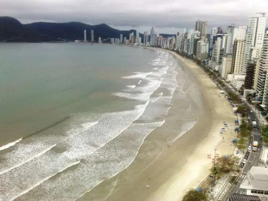 Foto 1 de Apartamento com 3 Quartos para alugar, 120m² em Centro, Balneário Camboriú