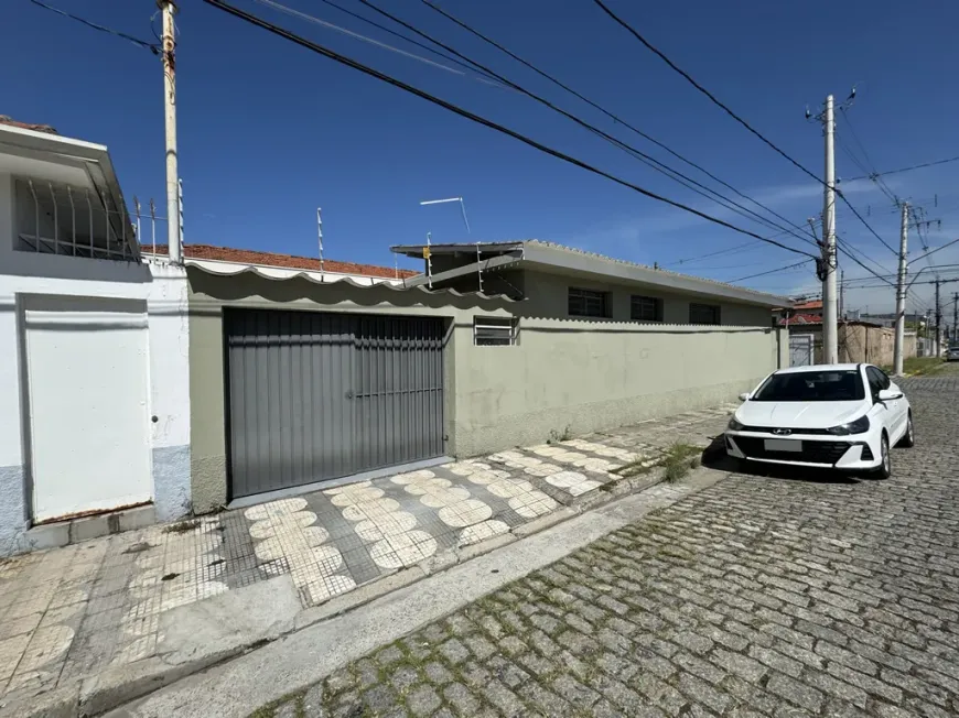 Foto 1 de Casa com 2 Quartos para alugar, 71m² em Vila Mogilar, Mogi das Cruzes