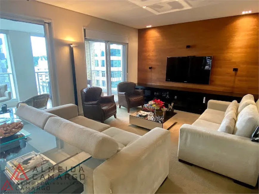 Foto 1 de Apartamento com 3 Quartos à venda, 185m² em Itaim Bibi, São Paulo