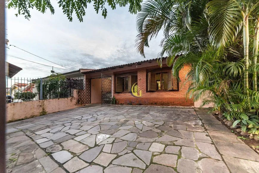 Foto 1 de Casa com 4 Quartos à venda, 144m² em Vila Ipiranga, Porto Alegre