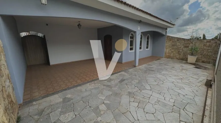 Foto 1 de Casa com 3 Quartos à venda, 242m² em Vila Santa Izabel, Presidente Prudente
