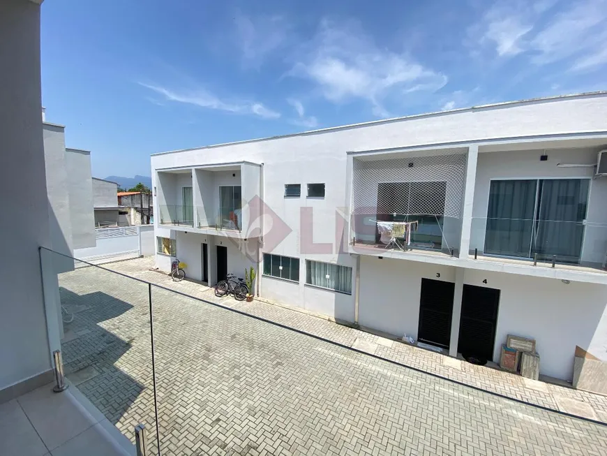 Foto 1 de Casa de Condomínio com 2 Quartos à venda, 78m² em Pontal de Santa Marina, Caraguatatuba