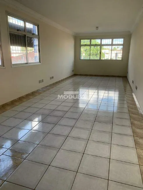 Foto 1 de Sala Comercial para alugar, 78m² em Brasil, Uberlândia