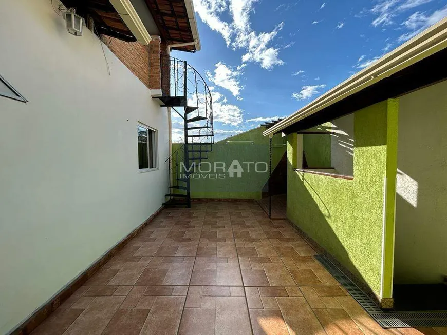 Foto 1 de Casa com 3 Quartos à venda, 249m² em Ressaca, Contagem