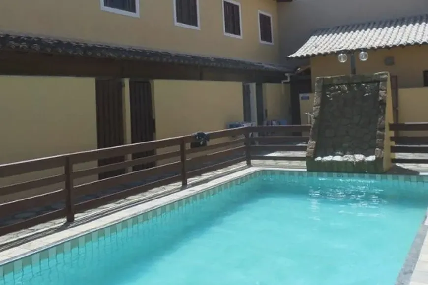 Foto 1 de Casa de Condomínio com 2 Quartos para venda ou aluguel, 68m² em Ogiva, Cabo Frio