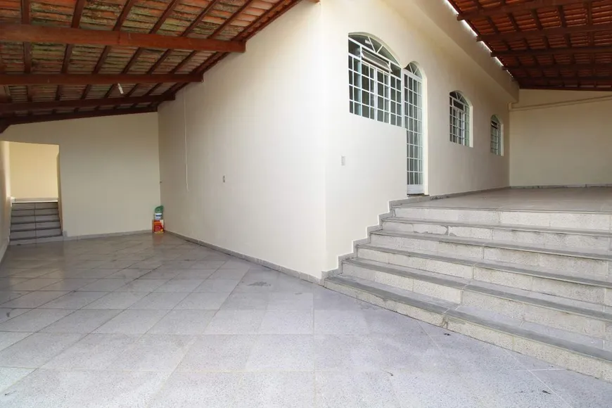 Foto 1 de Casa com 3 Quartos à venda, 70m² em Santa Rosa, Divinópolis