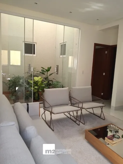 Foto 1 de Casa com 3 Quartos à venda, 176m² em Floresta, Goiânia