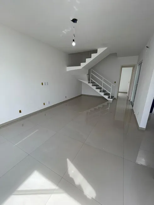 Foto 1 de Casa com 3 Quartos para alugar, 100m² em Guaratiba, Rio de Janeiro