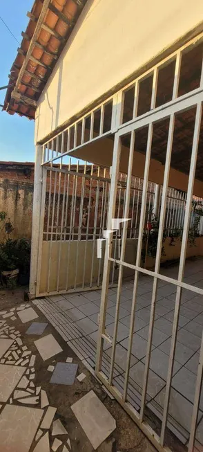 Foto 1 de Casa com 4 Quartos à venda, 280m² em Renascença, Teresina