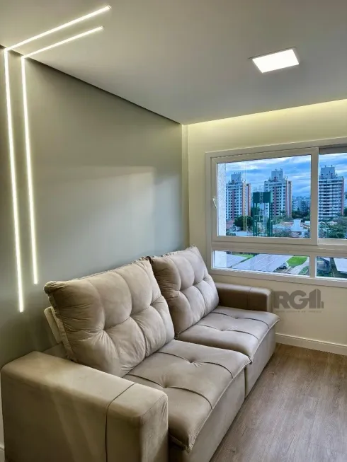 Foto 1 de Apartamento com 2 Quartos à venda, 60m² em Passo da Areia, Porto Alegre