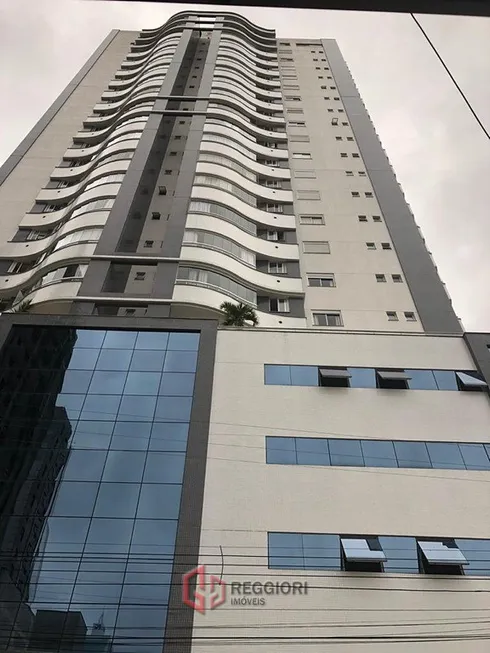 Foto 1 de Apartamento com 3 Quartos à venda, 137m² em Centro, Balneário Camboriú