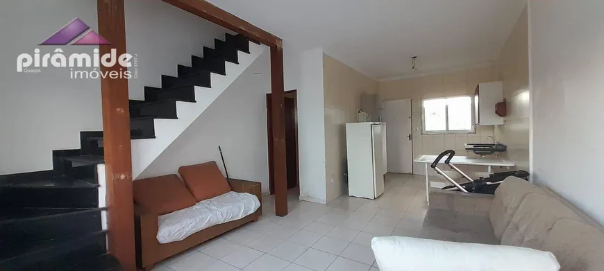 Foto 1 de Casa de Condomínio com 2 Quartos à venda, 91m² em Balneário dos Golfinhos , Caraguatatuba