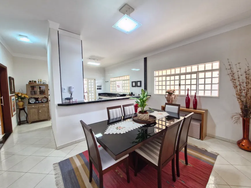 Foto 1 de Casa com 3 Quartos à venda, 208m² em Jardim Alvorada, Mirassol