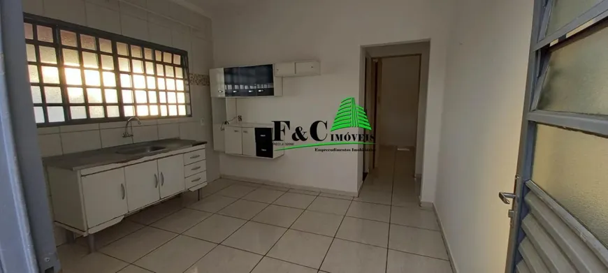 Foto 1 de Casa com 2 Quartos à venda, 200m² em Vila Esperança, Pirassununga