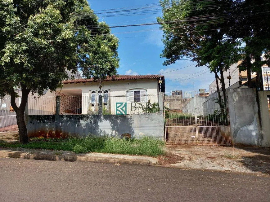 Foto 1 de Lote/Terreno à venda, 600m² em Zona 07, Maringá