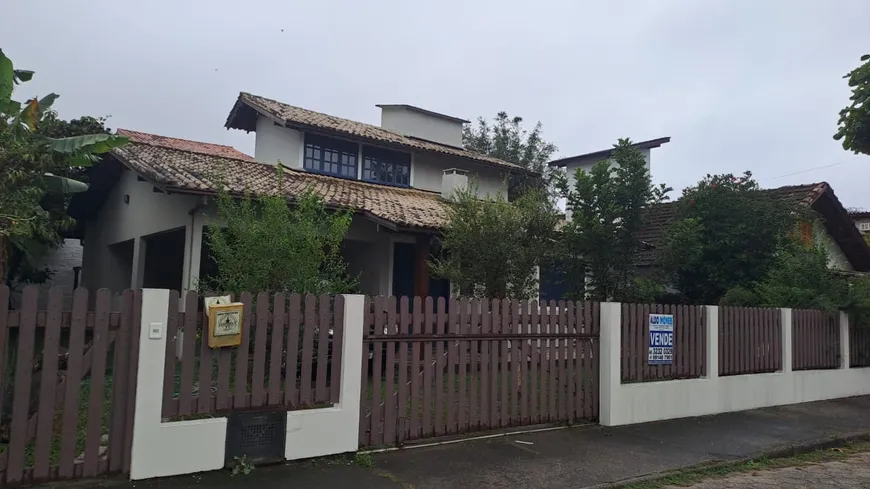 Foto 1 de Casa com 3 Quartos para alugar, 210m² em Rio Tavares, Florianópolis