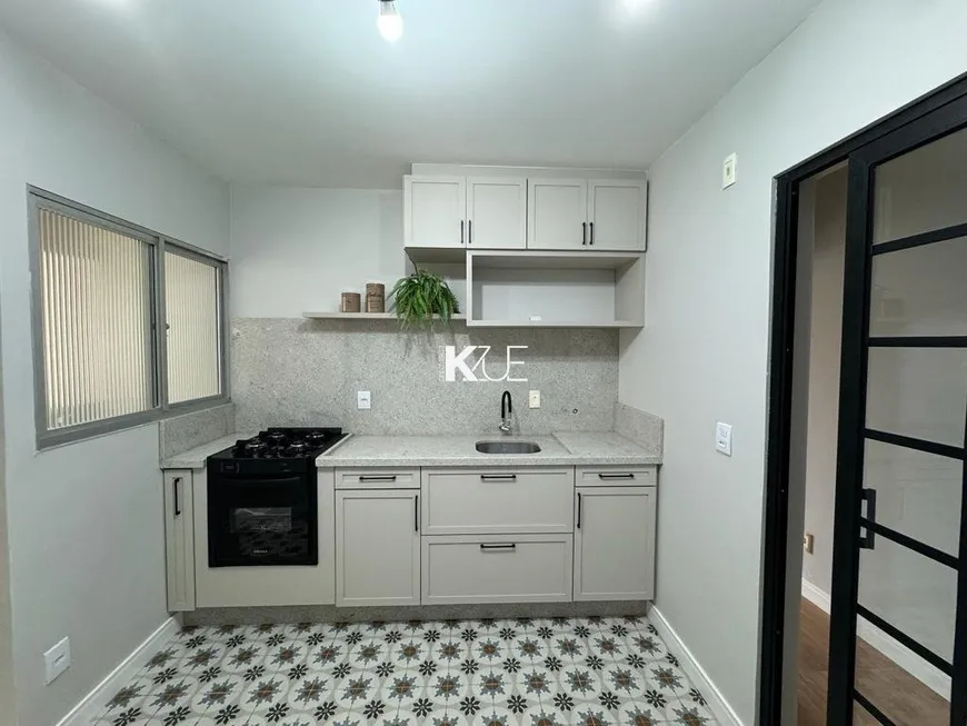 Foto 1 de Apartamento com 2 Quartos à venda, 66m² em Coqueiros, Florianópolis