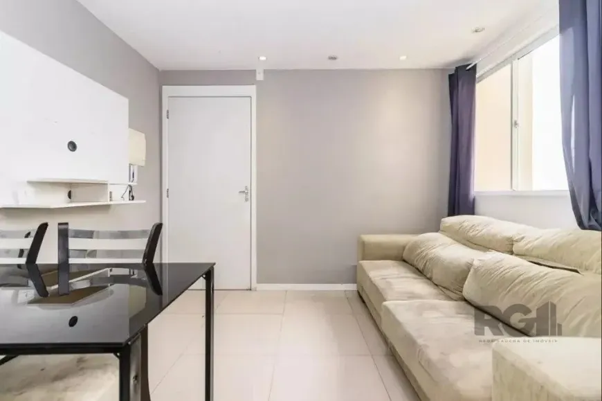 Foto 1 de Apartamento com 2 Quartos à venda, 41m² em Glória, Porto Alegre