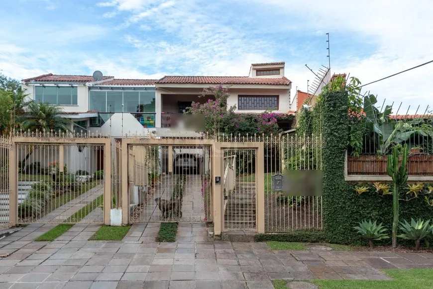 Foto 1 de Casa com 3 Quartos à venda, 574m² em Vila Assunção, Porto Alegre