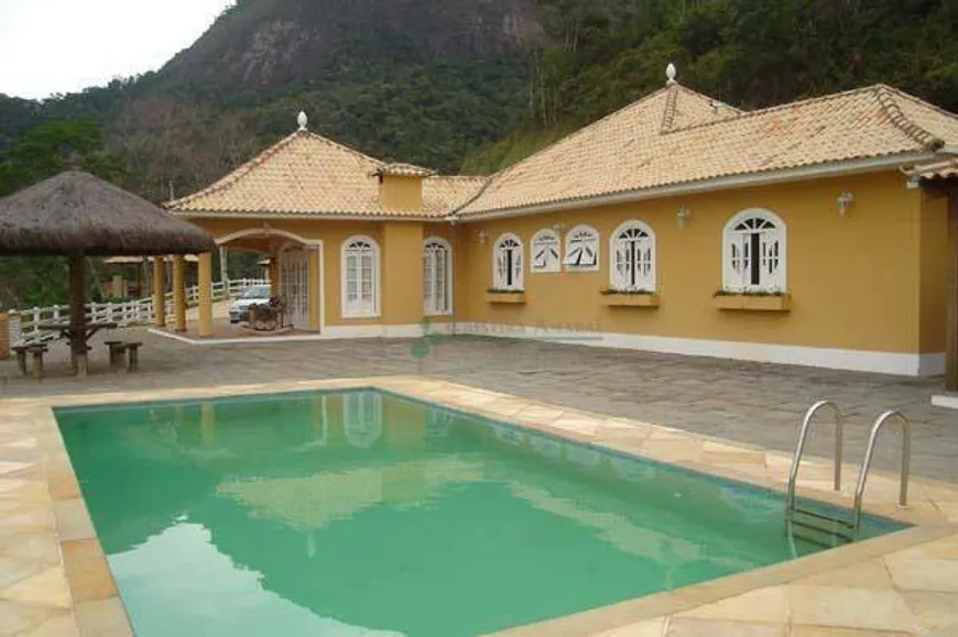 Foto 1 de Fazenda/Sítio com 3 Quartos à venda, 500m² em Serrinha, Teresópolis