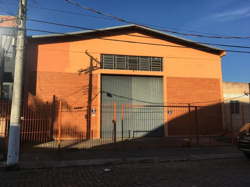 Foto 1 de Galpão/Depósito/Armazém para alugar, 320m² em Navegantes, Porto Alegre