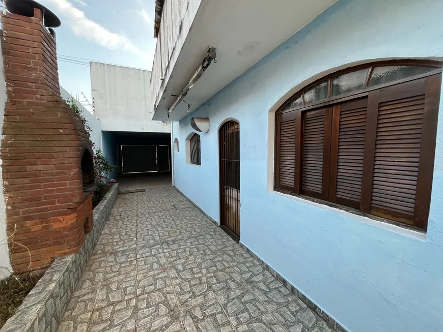 Foto 1 de Casa com 2 Quartos para alugar, 75m² em Jardim Casa Branca, Suzano