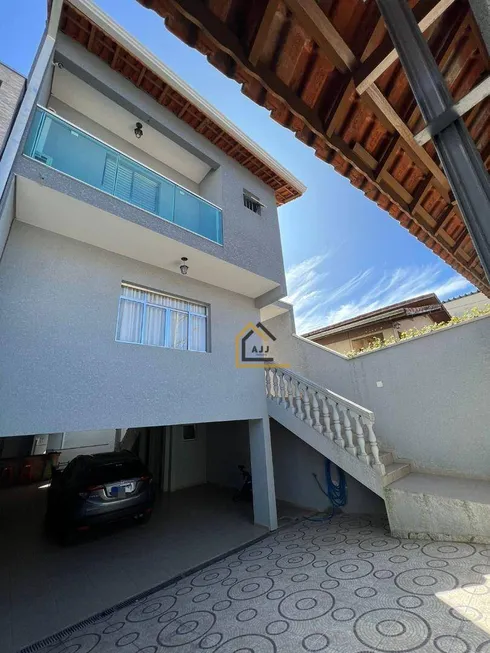 Foto 1 de Casa com 3 Quartos à venda, 205m² em Jardim Silveira, Barueri