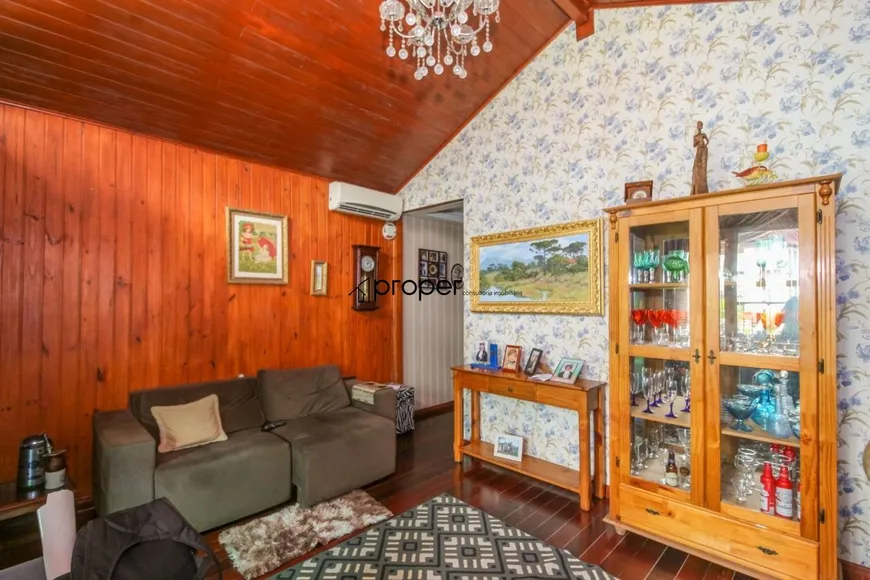 Foto 1 de Casa com 4 Quartos à venda, 234m² em Umuharama, Pelotas