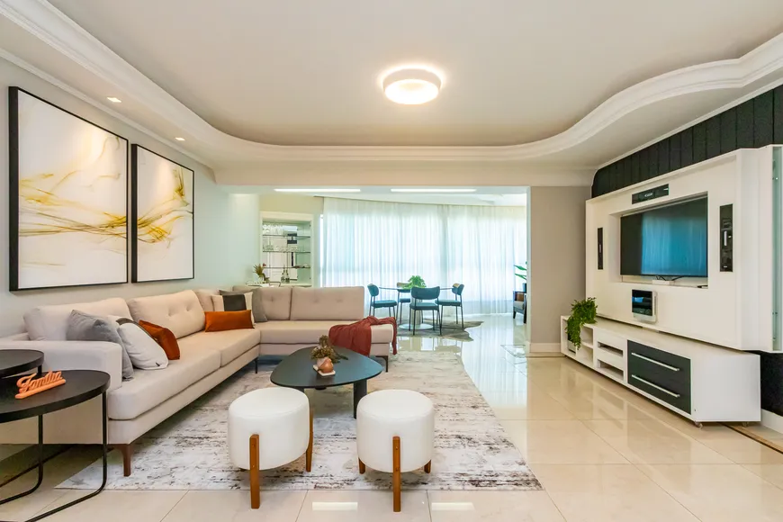 Foto 1 de Apartamento com 3 Quartos para venda ou aluguel, 166m² em Centro, Balneário Camboriú