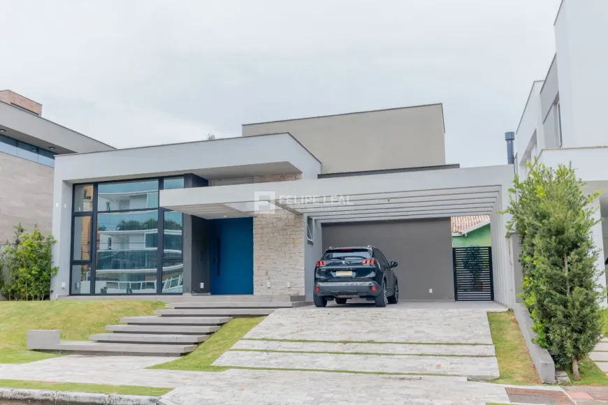 Foto 1 de Casa com 3 Quartos à venda, 220m² em Jurerê, Florianópolis