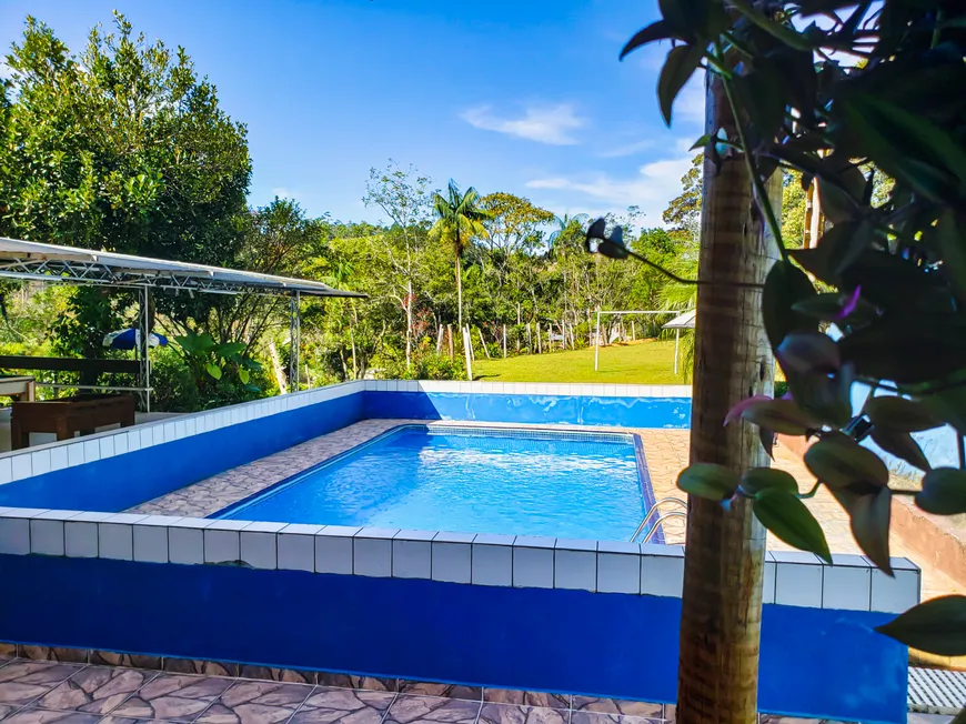 Foto 1 de Fazenda/Sítio com 6 Quartos para alugar em Barnabes, Juquitiba