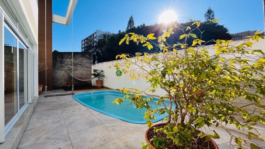 Foto 1 de Casa com 3 Quartos à venda, 320m² em Coqueiros, Florianópolis