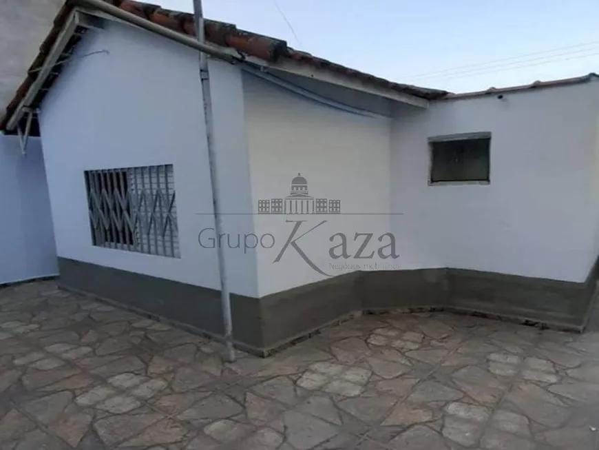 Foto 1 de Casa com 2 Quartos à venda, 57m² em Centro, Jacareí