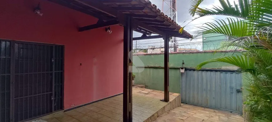 Foto 1 de Casa com 3 Quartos à venda, 200m² em Conjunto Água Branca, Contagem