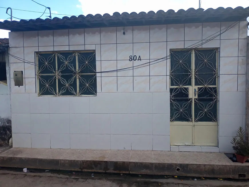 Foto 1 de Casa com 2 Quartos à venda, 50m² em Santos Dumont, Maceió