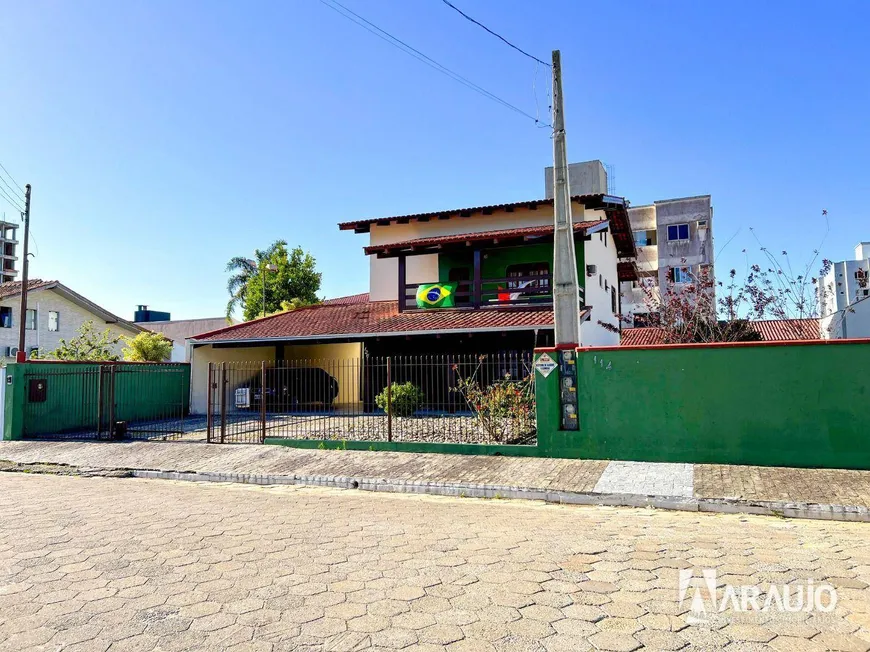 Foto 1 de Casa com 3 Quartos à venda, 220m² em Ressacada, Itajaí