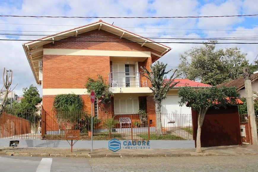 Foto 1 de Casa com 4 Quartos à venda, 325m² em Jardim Gloria, Bento Gonçalves