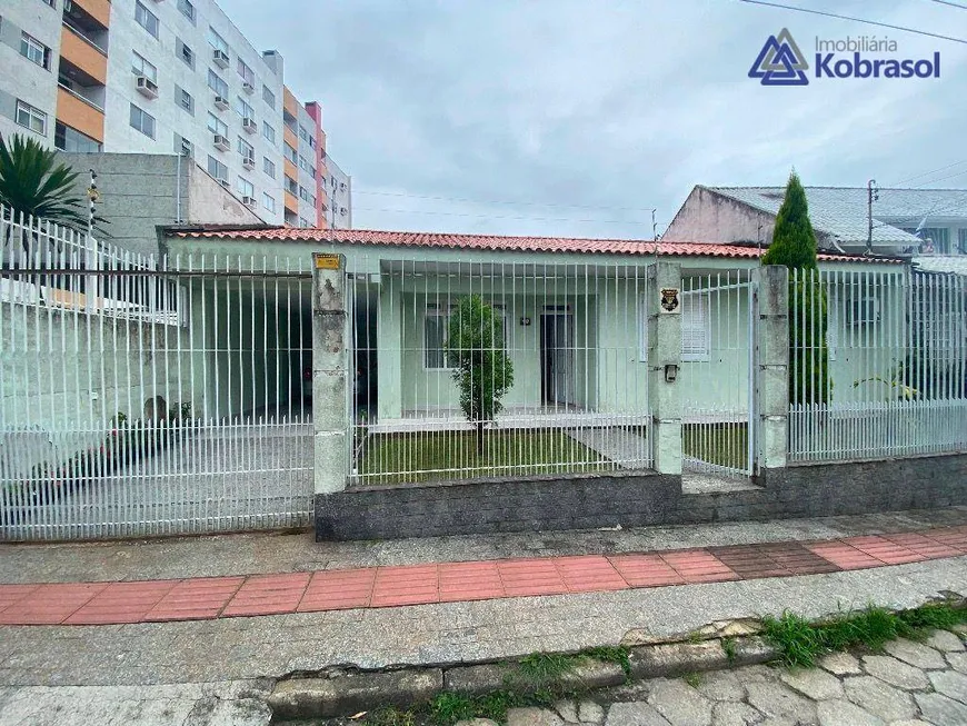 Foto 1 de Casa com 4 Quartos à venda, 210m² em Nossa Senhora do Rosário, São José