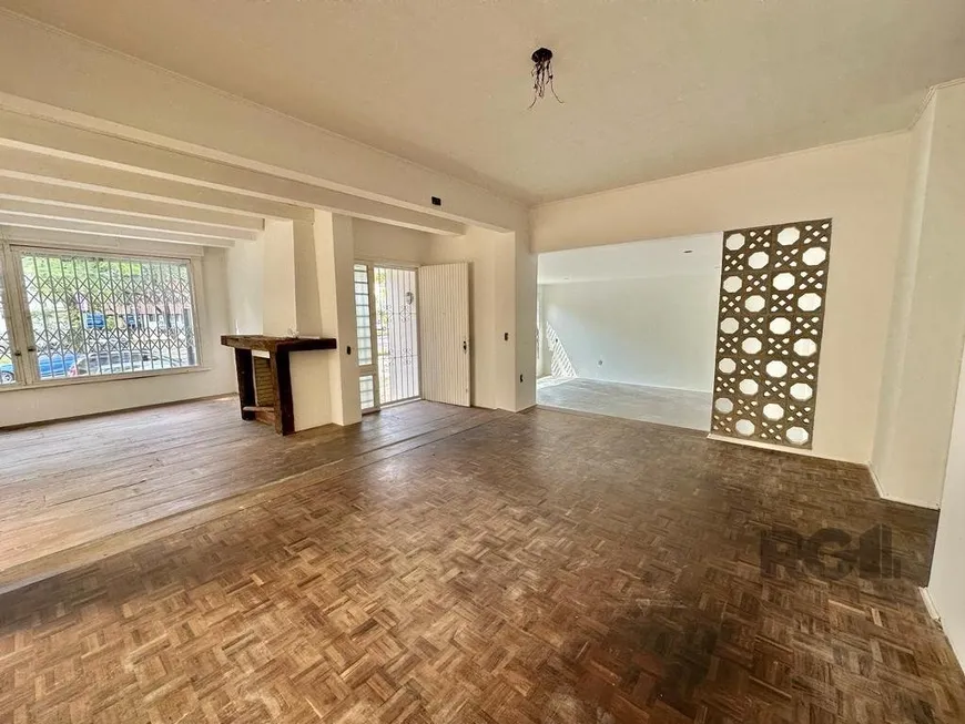 Foto 1 de Casa com 3 Quartos para alugar, 280m² em Três Figueiras, Porto Alegre