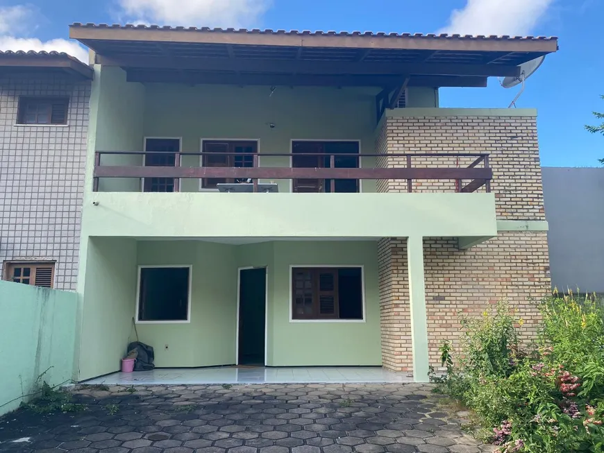 Foto 1 de Casa com 3 Quartos à venda, 174m² em Sapiranga, Fortaleza