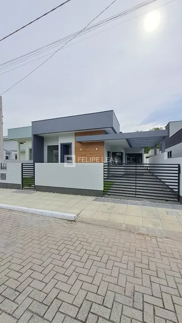 Foto 1 de Casa com 3 Quartos à venda, 80m² em Forquilhas, São José