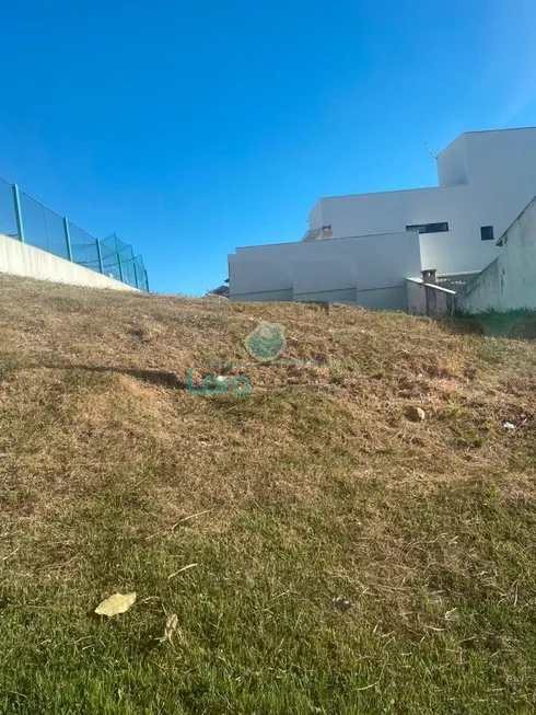 Foto 1 de Lote/Terreno à venda, 328m² em Lagoa, Macaé