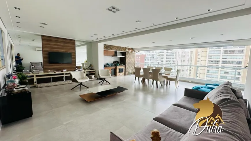 Foto 1 de Apartamento com 3 Quartos à venda, 220m² em Campo Belo, São Paulo