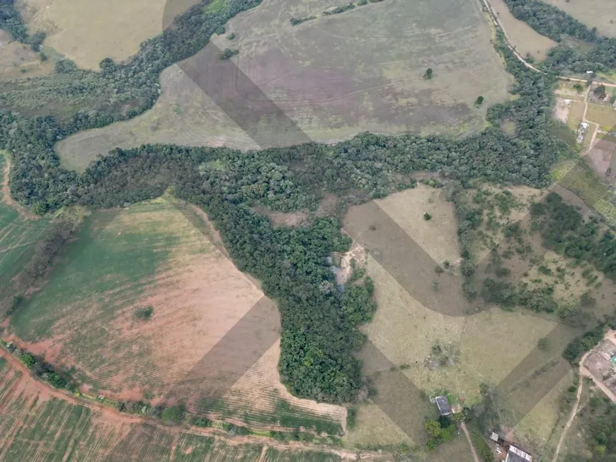 Foto 1 de Lote/Terreno à venda, 242000m² em , Iperó